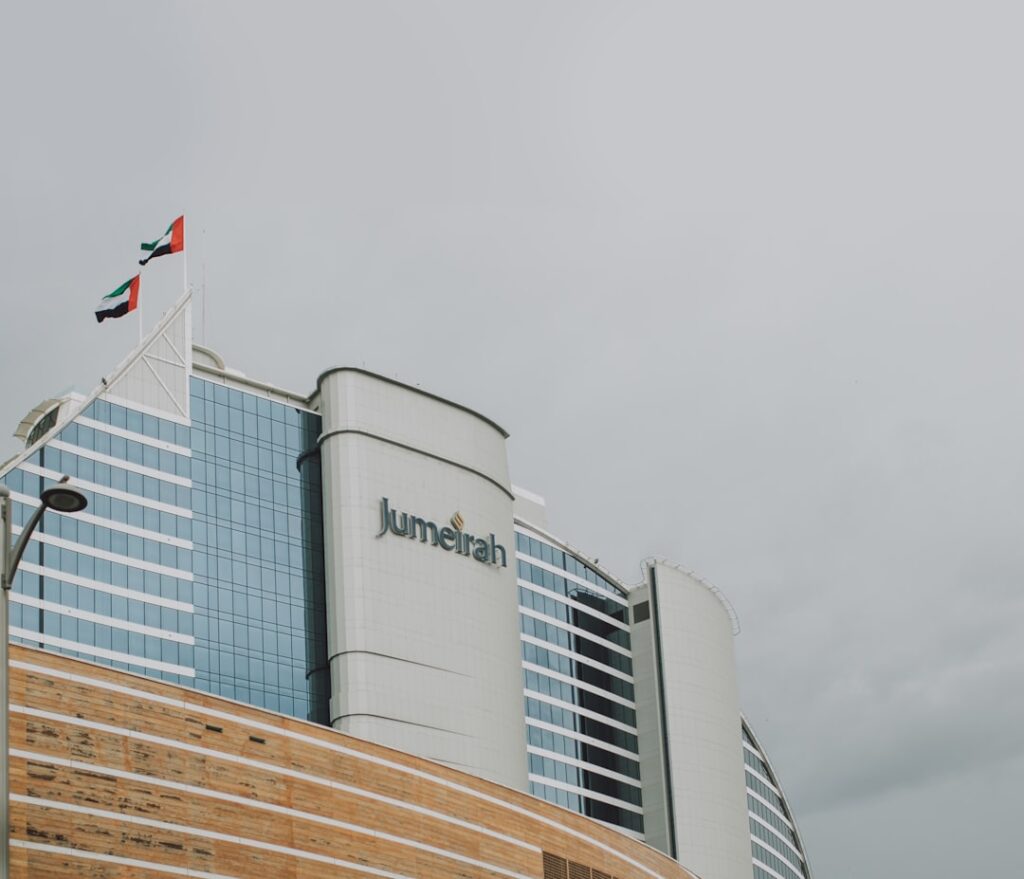 Dubai Travel Guide 2024: Visa, Cost & Top Attractions