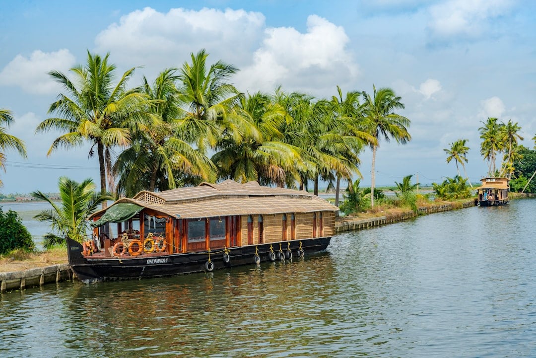 Kerala 7 Days Honeymoon Itinerary 2025 (Complete Guide)